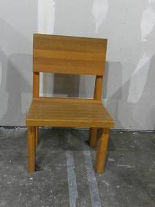 lot 6 image: Solid Heavy Duty Wood Church Chair