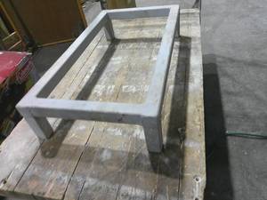 lot 43 image: 28 x 15 x 6 Metal Frame Stand