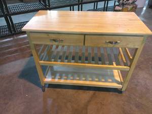 lot 118 image: 36 x 44 x 20 14 Kitchen Cart-Missing Few Screws