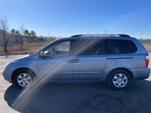 2009 Kia Sedona LX