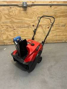 lot 14 image: TORO Power Clear 518 ZE 18 in. Self-Propelled Single-Stage Gas Snow Blower