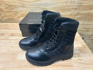 lot 73 image: QUARTERMASTER Law Pro Boots- Size 7.5 M Width