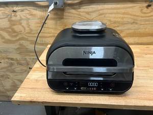 lot 52 image: NINJA Foodi XL Grill