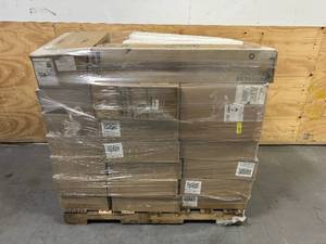 lot 125 image: Pallet of Various Light Fixtures
