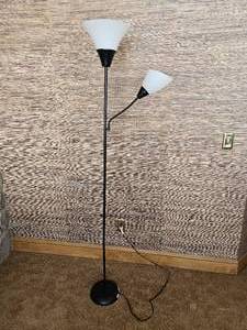 lot 28 image: Mother-Daughter Floor Lamp