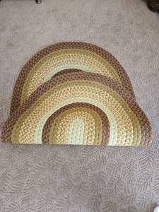 lot 113 image: Primitive Olive Tone Rag Rug