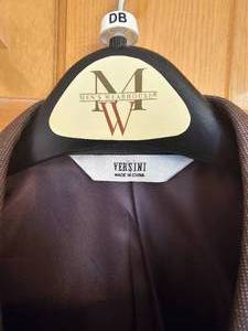 lot 116 image: Versini Olive Tone Suit