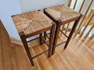 lot 9 image: Contemporary Twine Seated Counter Stools
