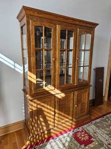 lot 5 image: Handsome Contemporary Dining Room China Cabinet