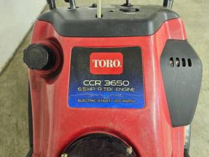 lot 10 image: Toro CCr 3650 Snowblower