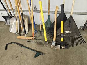 lot 123 image: Garage Yard Warrior Tool Bundle