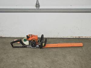 lot 124 image: 22 Gas Hedge Trimmer