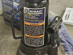 lot 127 image: 12 Ton Bottle Jack