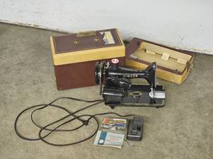 lot 71 image: 1956 Portable Signer Sewing Machine