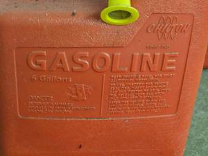 lot 135 image: 6 Gallon Gas Tank Pair