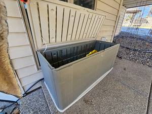 lot 79 image: Rubbermaid Large Outdoor Locker
