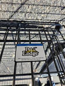 lot 140 image: Large Dog Crate From Pet Lodge