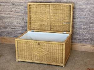 lot 39 image: Charming Wicker Toy Chest