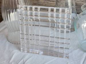 lot 89 image: Clear Glass Home Decor Collection -(8)