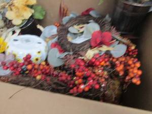 Wreaths & Dcor...