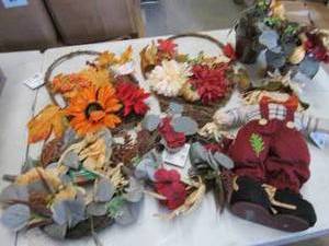 Wreaths & Dcor...