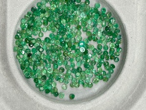 39.83 Carat Emerald Large Lot of Melee Loose Stones