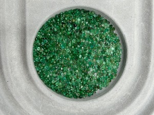 55.90 Carat Emerald Assorted Faceted Round Cut Large Lot of Loose Stones
