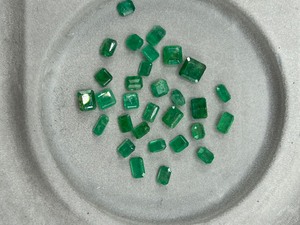 11.78 Carat Emerald Emerald Cut Assorted Lot of Loose Stones