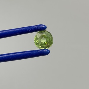 1 Carat Peridot Round Brilliant Cut