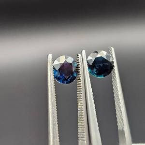 1.73 Carat Blue Sapphire Round Brilliant Cut - Set of 2 Loose Stones