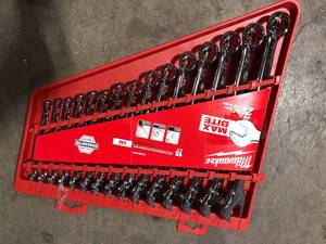 Milwaukee Combination SAE Wrench Mechanics Tool Set (15-Piece)  Customer Returns See Pictures