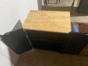 lot 3 image: Husky Mobile Workbench with Solid Wood Top