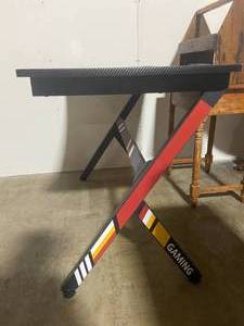 lot 10 image: Stylish Carbon Fiber Texture Gaming Desk with Cable Management Grommets
