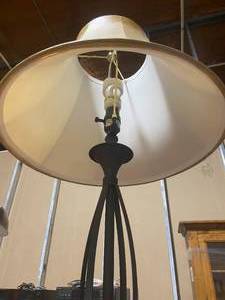 lot 17 image: Elegant Table Lamp with Beige Shade