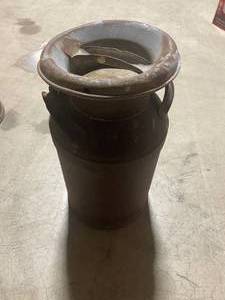 lot 20 image: Vintage Milk Can with Lid - Rustic Farmhouse Decor