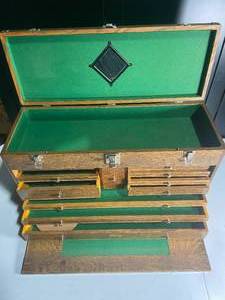 lot 21 image: Vintage Gerstner Machinist Tool Box Model 052