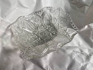 lot 33 image: Vintage Cut Glass Serving Dish