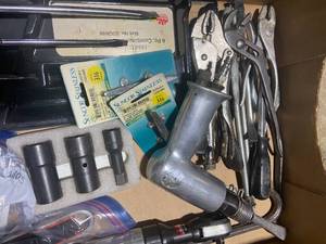 lot 38 image: Assorted Hand Tools and Mechanic Accessories Lot