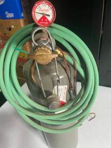 lot 50 image: Portable Acetylene Gas Cylinder with Hose and Regulator