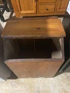 lot 54 image: Vintage Wooden Storage Chest with Metal Hinges