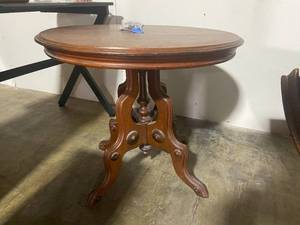 lot 59 image: Vintage Round Wooden Accent Table with Pedestal Base