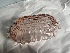 lot 64 image: Vintage Pink Depression Glass Serving Dish with Handles