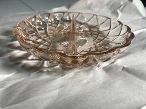 lot 65 image: Vintage Cut Glass Serving Bowl