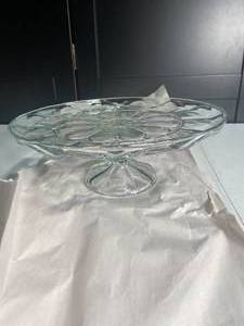 lot 67 image: Elegant Glass Footed Cake Stand with Floral Design