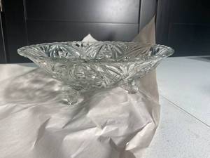lot 70 image: Vintage Cut Glass Pedestal Serving Bowl