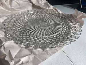 lot 76 image: Vintage Crystal Glass Serving Plate