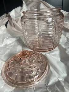 lot 79 image: Vintage Pink Glass Cookie Jar with Lid
