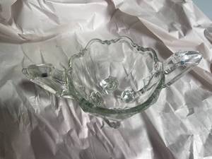 lot 80 image: Vintage Pressed Glass Three-Footed Serving Bowl