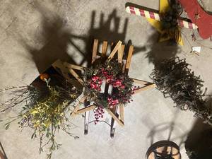 lot 97 image: Assorted Christmas Decor Lot with Wooden Angels and Star