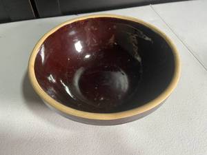 lot 126 image: Vintage Brown Stoneware Mixing Bowl with Cream Edging